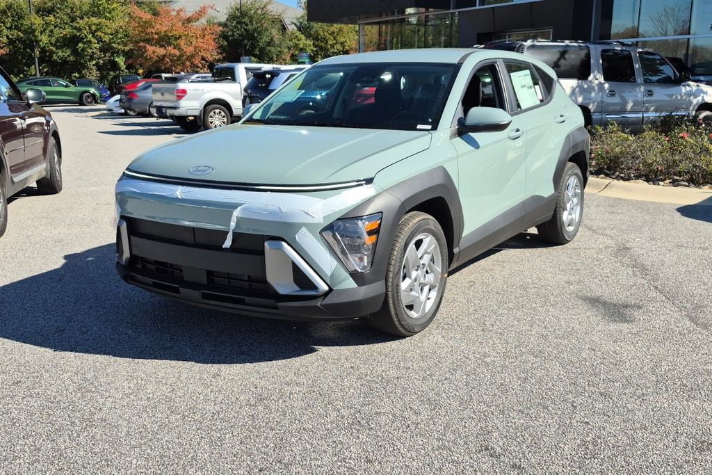 New 2027 Hyundai Kona SE FWD image 2