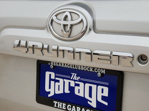 Used 2021 Toyota 4Runner SR5 image 9