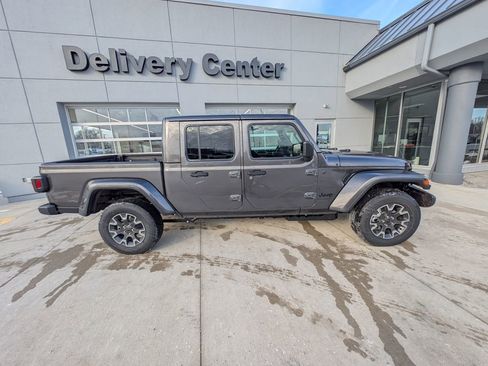 New 2026 Jeep Gladiator Sport AWD/4WD image 4