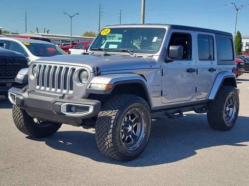 Used 2019 Jeep Wrangler Unlimited Sahara AWD/4WD image 2
