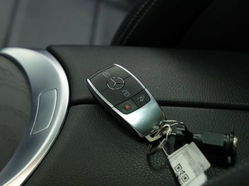 Used 2022 Mercedes-Benz GLC 300 4MATIC w/ Premium Package Lite image 38