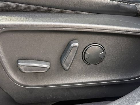 Used 2023 Ford Escape Platinum AWD/4WD image 19