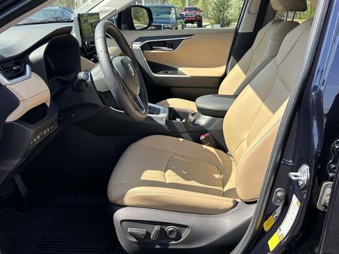 Used 2025 Toyota RAV4 Limited w/ Weather Package image 4
