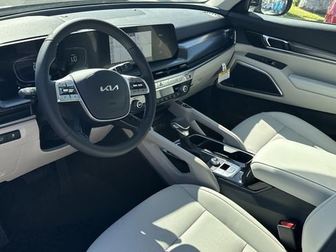 New 2025 Kia Telluride S image 14