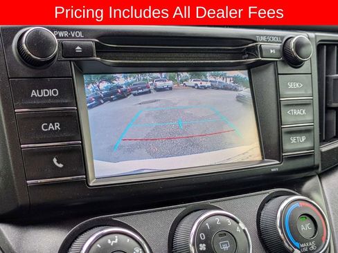 Used 2018 Toyota RAV4 LE FWD image 23