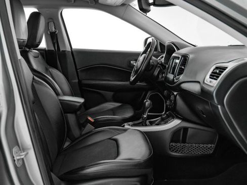 Used 2021 Jeep Compass Latitude image 29