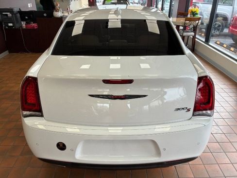 Used 2021 Chrysler 300 S image 11