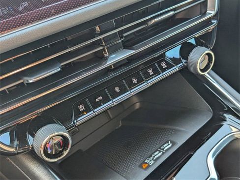 Certified 2025 Chevrolet Traverse RS w/ LPO, Floor Liner Package image 21