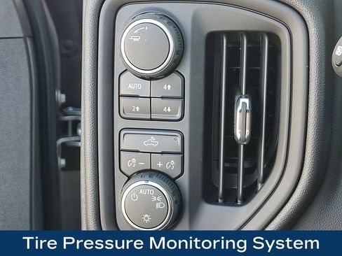 Used 2025 Chevrolet Silverado 1500 Custom Trail Boss w/ Turbomax Blackout Package image 25