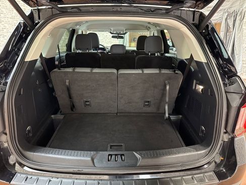 Used 2025 Ford Explorer Active AWD/4WD image 13
