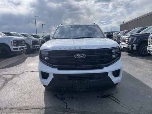 Used 2025 Ford Expedition Active image 2