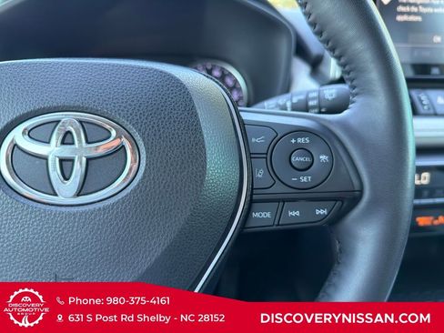 Used 2020 Toyota RAV4 XLE Premium FWD image 26