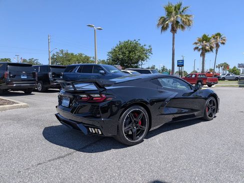 Used 2022 Chevrolet Corvette Stingray Coupe w/ Z51 Performance Package RWD image 3