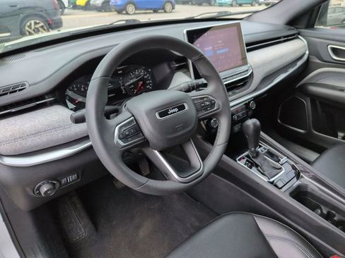 Used 2024 Jeep Compass Latitude AWD/4WD image 31