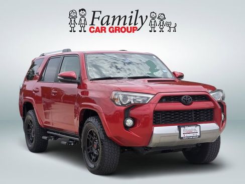 Used 2018 Toyota 4Runner TRD Off-Road Premium AWD/4WD image 2