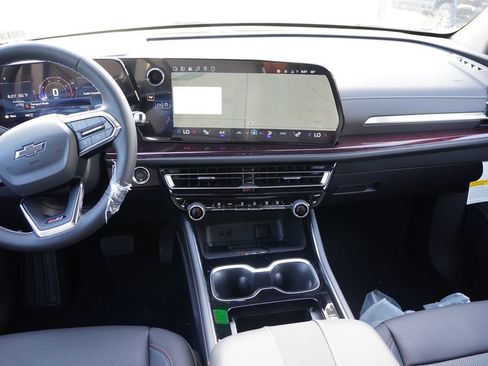 New 2026 Chevrolet Traverse Z71 w/ Driver Confidence Package AWD/4WD image 13
