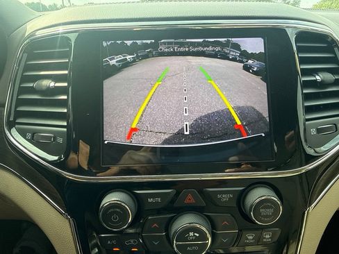 Used 2020 Jeep Grand Cherokee Summit w/ Platinum Series Group AWD/4WD image 13