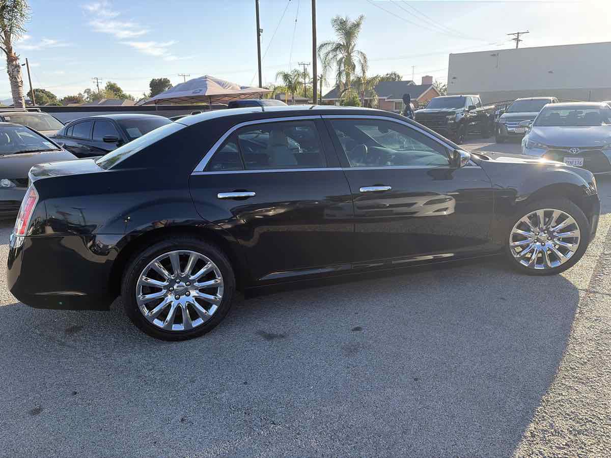 Used 2014 Chrysler 300 Uptown Edition w/ Quick Order Package 22M RWD image 4