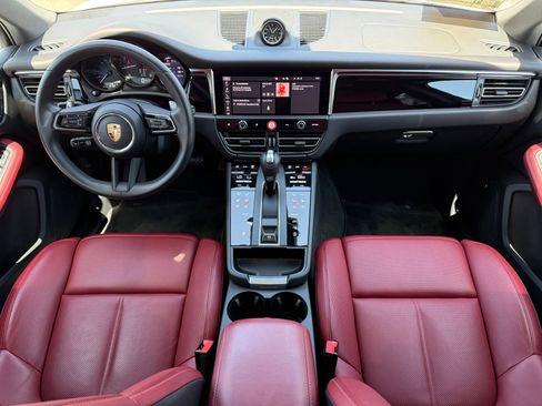 Used 2026 Porsche Macan AWD/4WD image 13