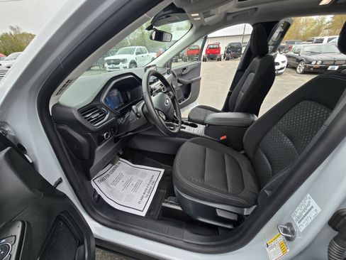 Used 2025 Ford Escape Active w/ Cold Weather Package AWD/4WD image 14