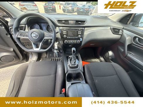 Used 2018 Nissan Rogue Sport S w/ S Appearance Package AWD/4WD image 18