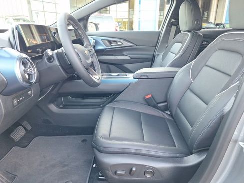 New 2026 Chevrolet Equinox EV LT w/ Convenience Package II image 9