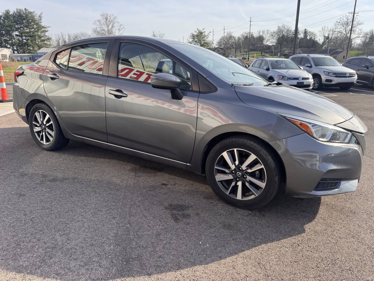 Used 2020 Nissan Versa SV FWD image 6