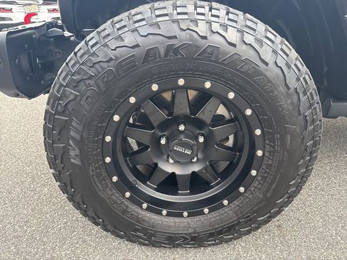 Used 2023 Jeep Gladiator Rubicon w/ LED Lighting Group image 16