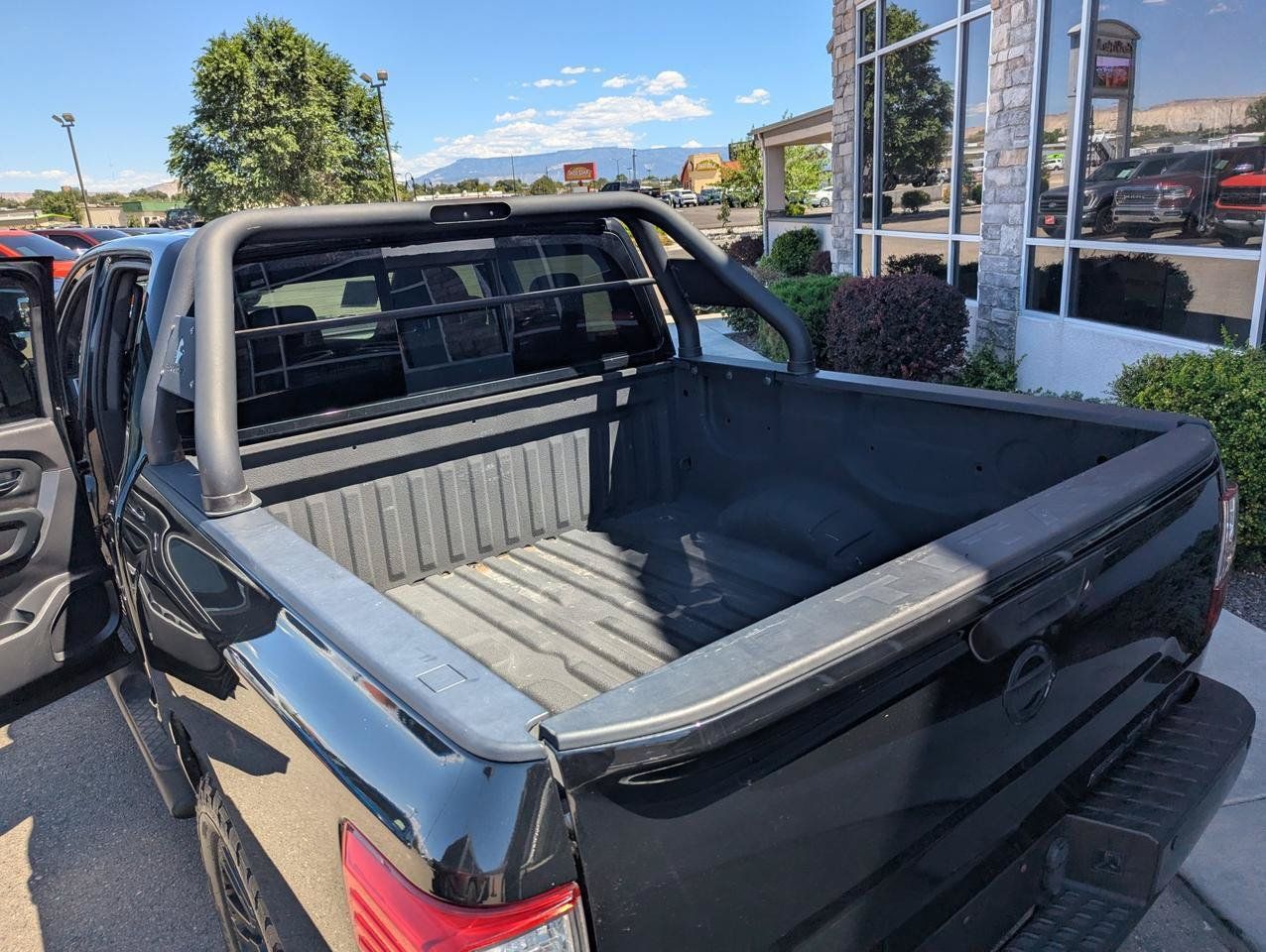 Used 2019 Nissan Titan SV w/ SV Convenience Package AWD/4WD image 29