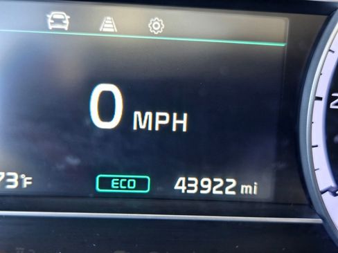 Used 2022 Kia Niro LXS image 24