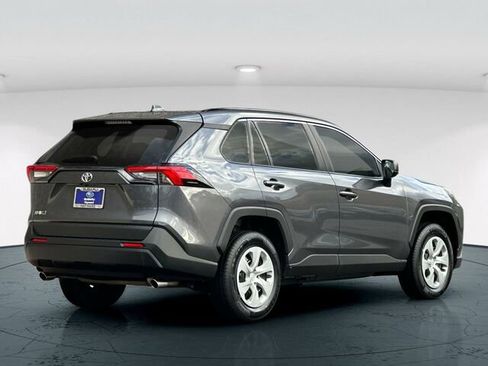 Used 2021 Toyota RAV4 LE image 6