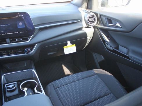 New 2026 Chevrolet Equinox LT w/ LPO, Floor Liner Package image 7