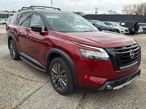 Certified 2024 Nissan Pathfinder SL w/ SL Premium Package image 1