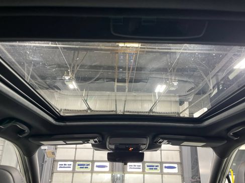 Certified 2025 Subaru Forester Touring AWD/4WD image 34