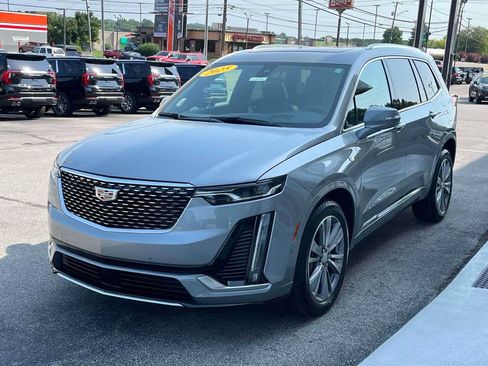 Certified 2025 Cadillac XT6 Premium Luxury w/ Technology Package AWD/4WD image 7