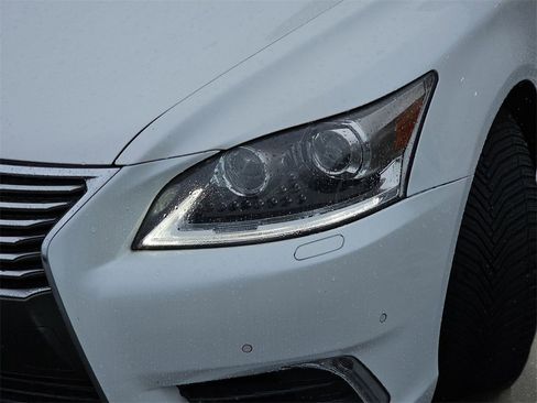 Used 2014 Lexus LS 460 w/ Comfort Package image 36