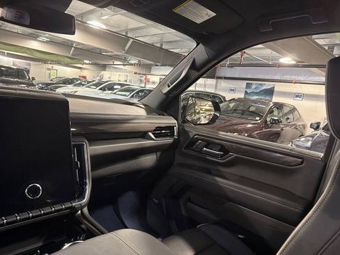 Used 2025 GMC Yukon Elevation w/ LPO, Floor Liner Package AWD/4WD image 24
