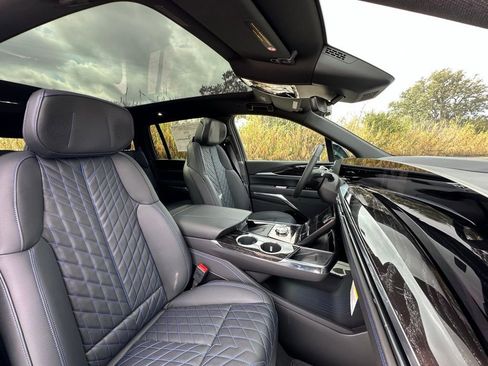 New 2025 Cadillac Escalade IQ Sport 1 w/ LPO, ONYX Package image 15