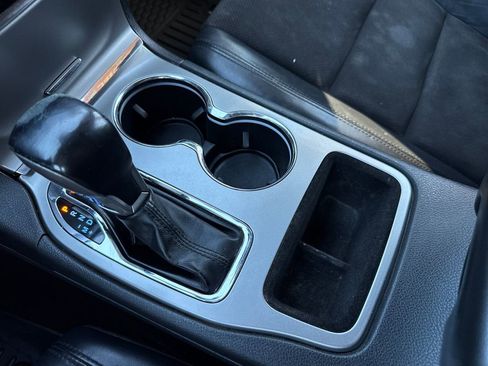 Used 2020 Jeep Grand Cherokee Altitude RWD image 24