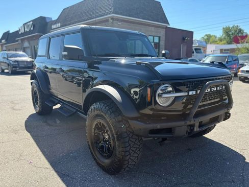Used 2024 Ford Bronco Wildtrak AWD/4WD image 3