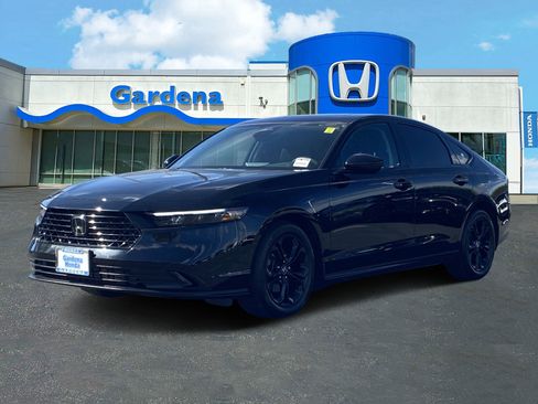 Used 2025 Honda Accord SE image 3