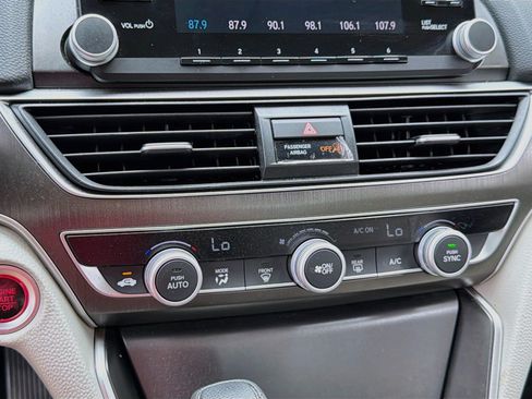 Used 2018 Honda Accord LX image 11