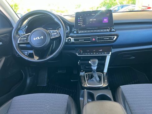 Certified 2023 Kia Seltos S w/ Navigation Package FWD image 16