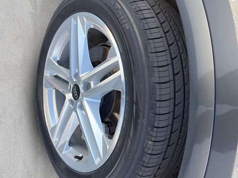 Used 2024 Audi Q5 e Premium Plus w/ Premium Plus Package image 14