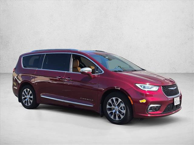 Used 2022 Chrysler Pacifica Pinnacle FWD image 3
