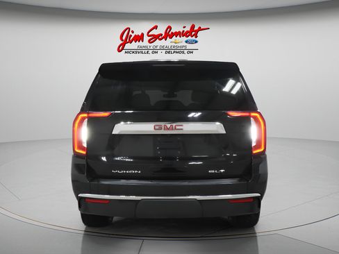 Used 2022 GMC Yukon SLT w/ SLT Luxury Package AWD/4WD image 5