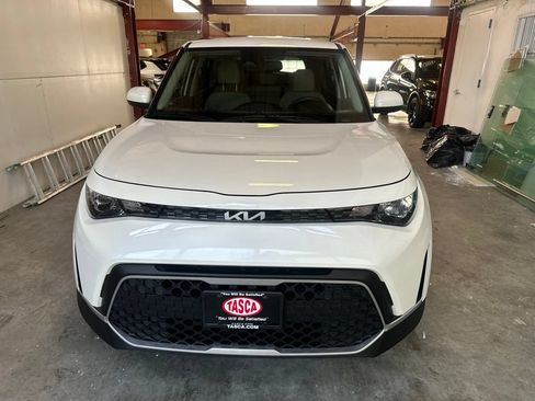 Used 2023 Kia Soul LX FWD image 6