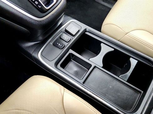Used 2016 Honda CR-V Touring image 17