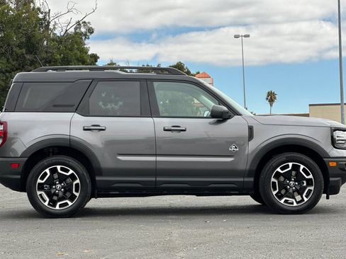 Certified 2023 Ford Bronco Sport Outer Banks w/ Tech Package AWD/4WD image 2