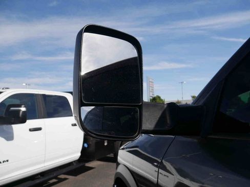 Used 2017 RAM 2500 Tradesman w/ Chrome Appearance Group AWD/4WD image 14
